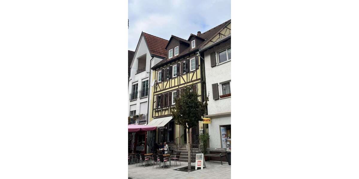 Einfamilienhaus Tauberbischofsheim - 8 Zimmer, 300 m&sup2;, 192.500&euro; | Angebot:23141035