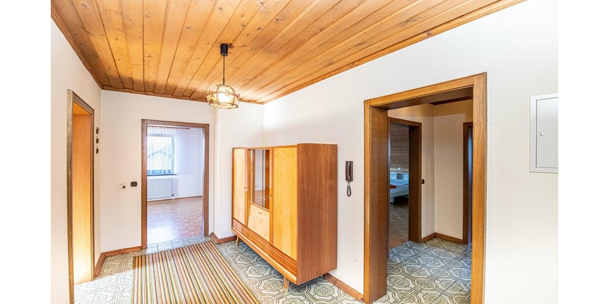 Großzügiges Haus mit 2 Wohneinheiten möglich – ideal für Familie oder Vermietung - Einfamilienhaus Schönsee | Angebot:26443086