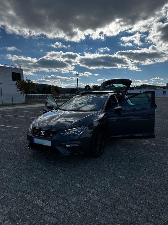 Seat Leon 53.766 km 18.400 € Crinitzberg 08147