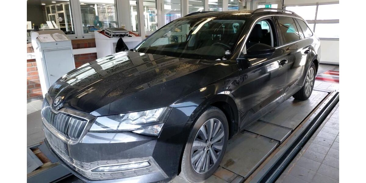 Skoda Superb 174.910 km 17.350 &euro; Lauterbach 36341