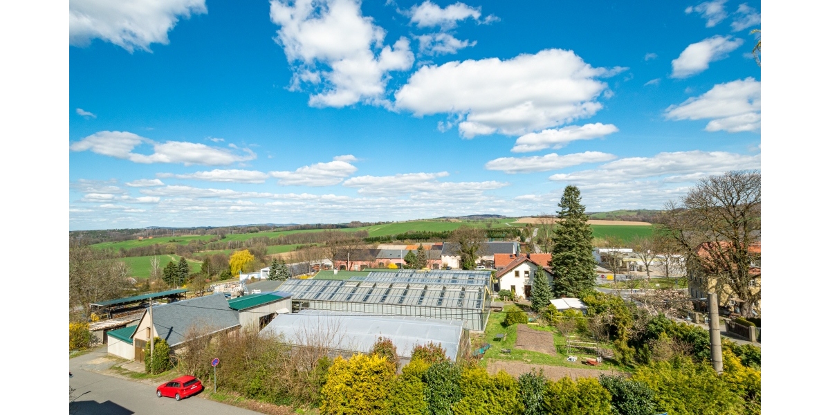 ERSTBEZUG NACH SANIERUNG – BALKON– GRANDIOSER BLICK – GÄSTE-WC – ANKLEIDE 4 zimmer
