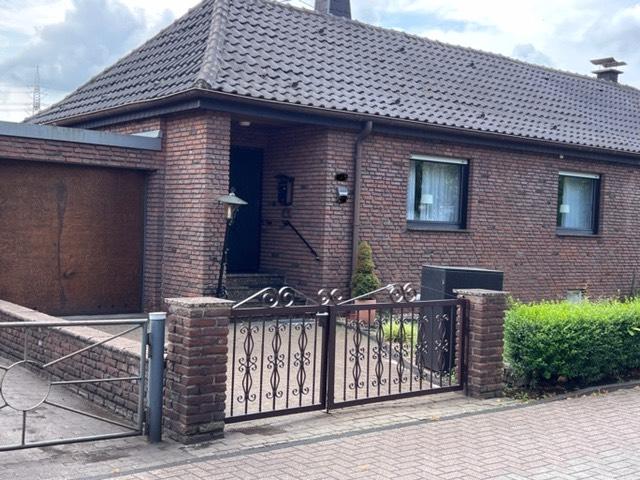 Ein Haus zu Miete in Duisburg Fahrn