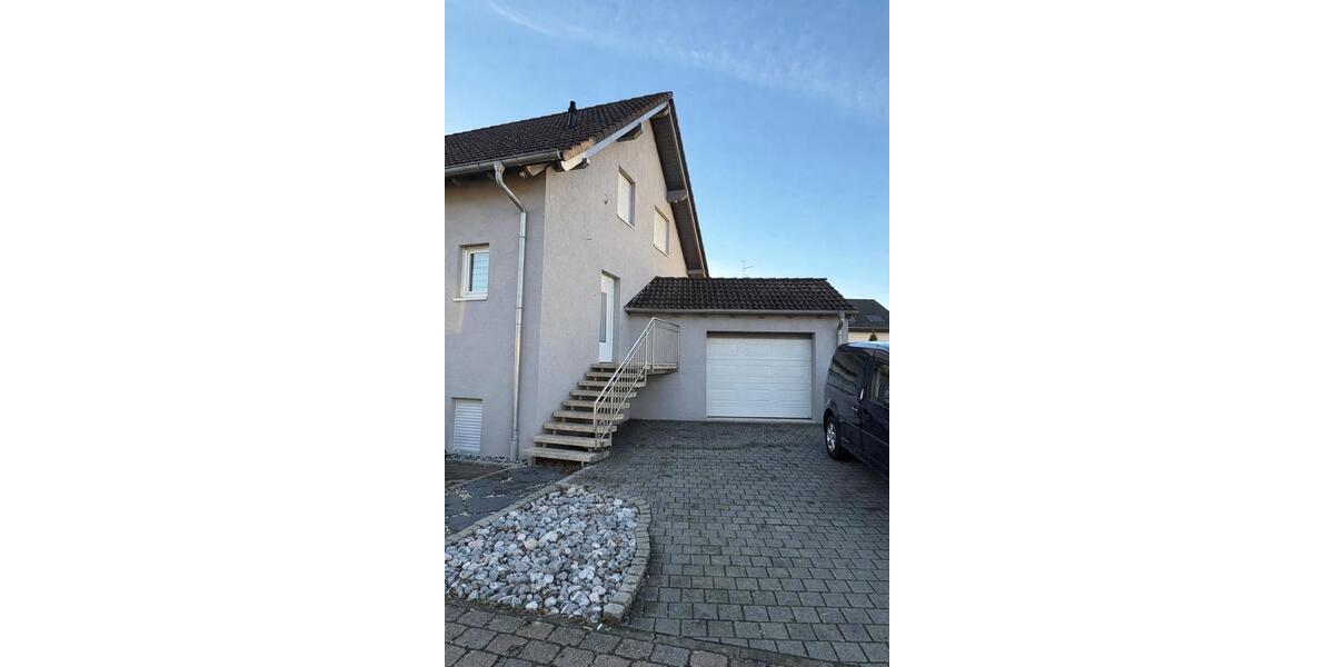 Flexibles Wohnhaus mit großem Garten & Werkstatt-Garage zimmer