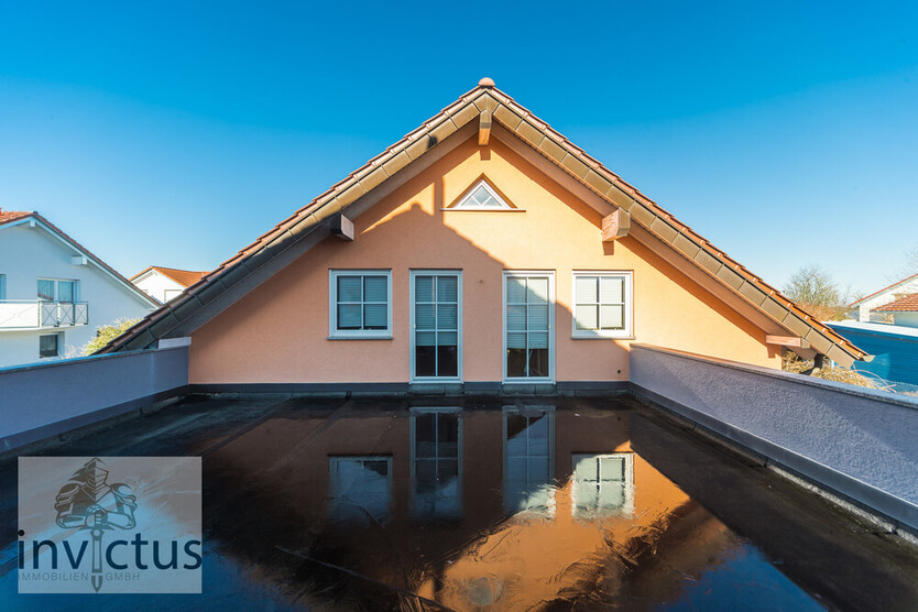 Wohnen mit Stil: Großzügiges Haus mit 6 Zimmern, Wintergarten, Doppelgarage, Kamin & Einliegerwhg! 6.5 zimmer