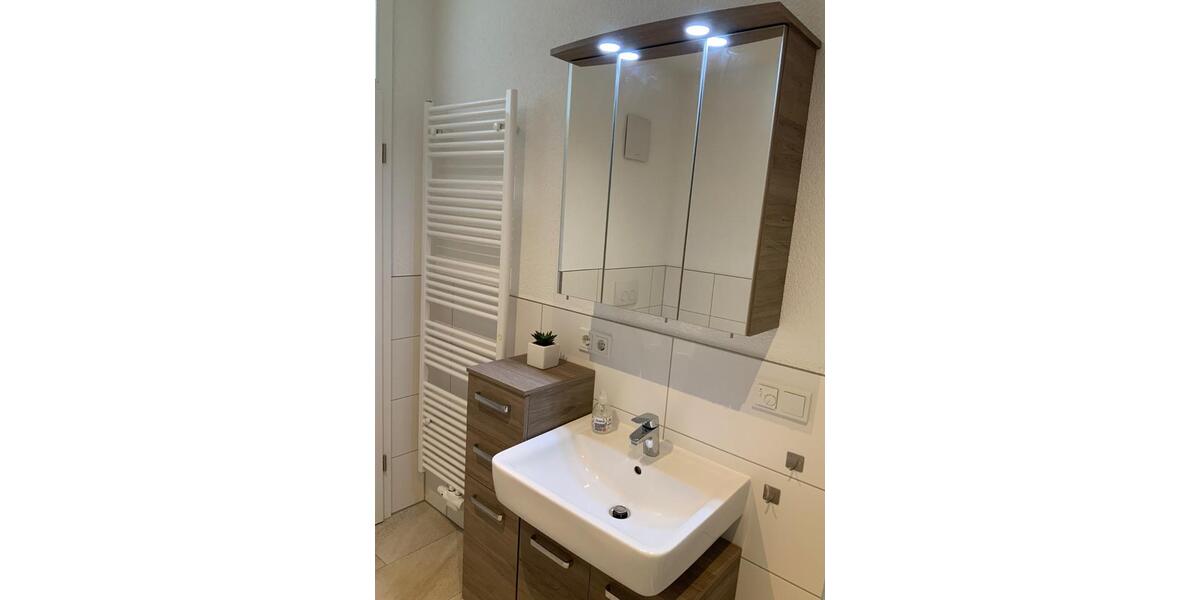 Dachgeschoßwohnung Petersberg - 2 Zimmer, 43 m&sup2;, 490&euro; | Angebot:26338592