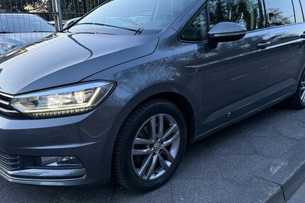 VW Touran 136.000 km 18.590 &euro; Mönchengladbach - Odenkirchen 41199