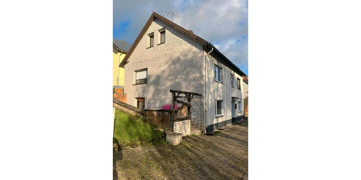 Einfamilienhaus Willebadessen - 7 Zimmer, 174 m&sup2;, 110.000&euro; | Angebot:26698052