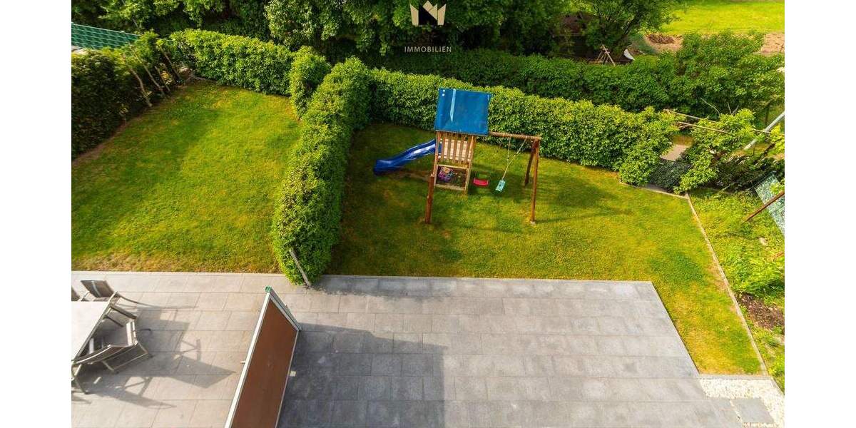 Doppelhaushälfte Stuttgart Zuffenhausen - 8 Zimmer, 154 m&sup2;, 945.000&euro; | Angebot:24709813