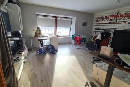 Helle 3-Zimmer- Wohnung m 1. Obergeschoss 3 zimmer