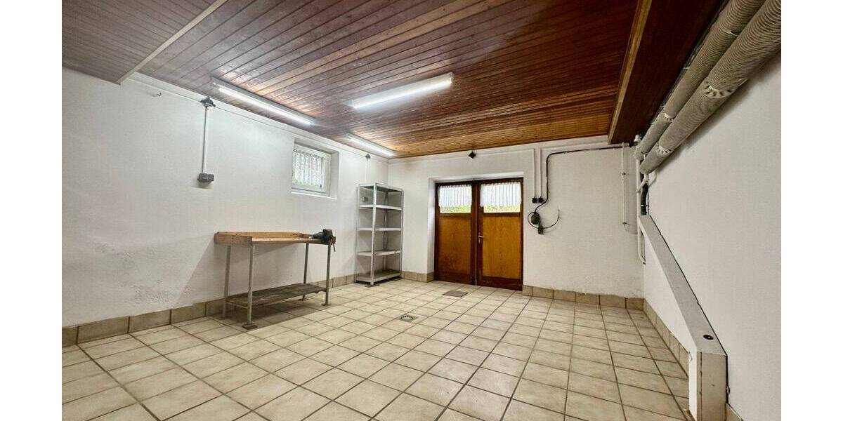Mehrfamilienhaus, Wohnhaus Floh-Seligenthal / Hohleborn Hohleborn - 8 Zimmer, 180 m&sup2;, 1.300&euro; | Angebot:26594688
