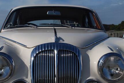 Jaguar Daimler 77.000 km 17.850 &euro; Frankfurt 60385