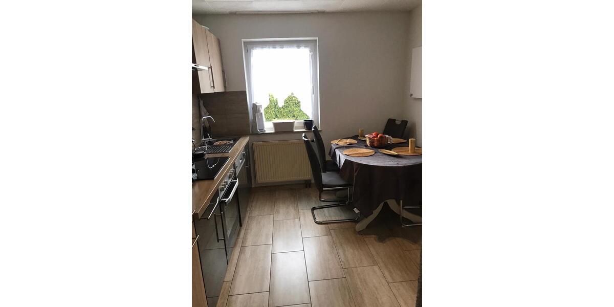 EINFAMILIENHAUS mit GARTEN und Garage zu vermieten 3 zimmer