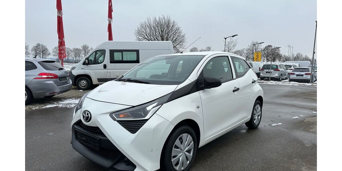Toyota Aygo (X) 52.800 km 8.200 &euro; Buchloe 86807