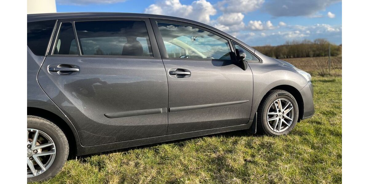 Toyota Verso 199.000 km 6.990 &euro; Woltersdorf 21516