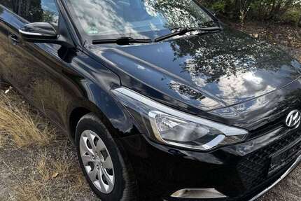 Hyundai i20 61.000 km 7.500 &euro; gelsenkirchen 45891