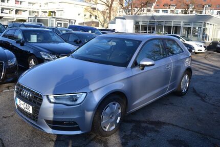 Audi A3 171.200 km 8.900 € München 81243