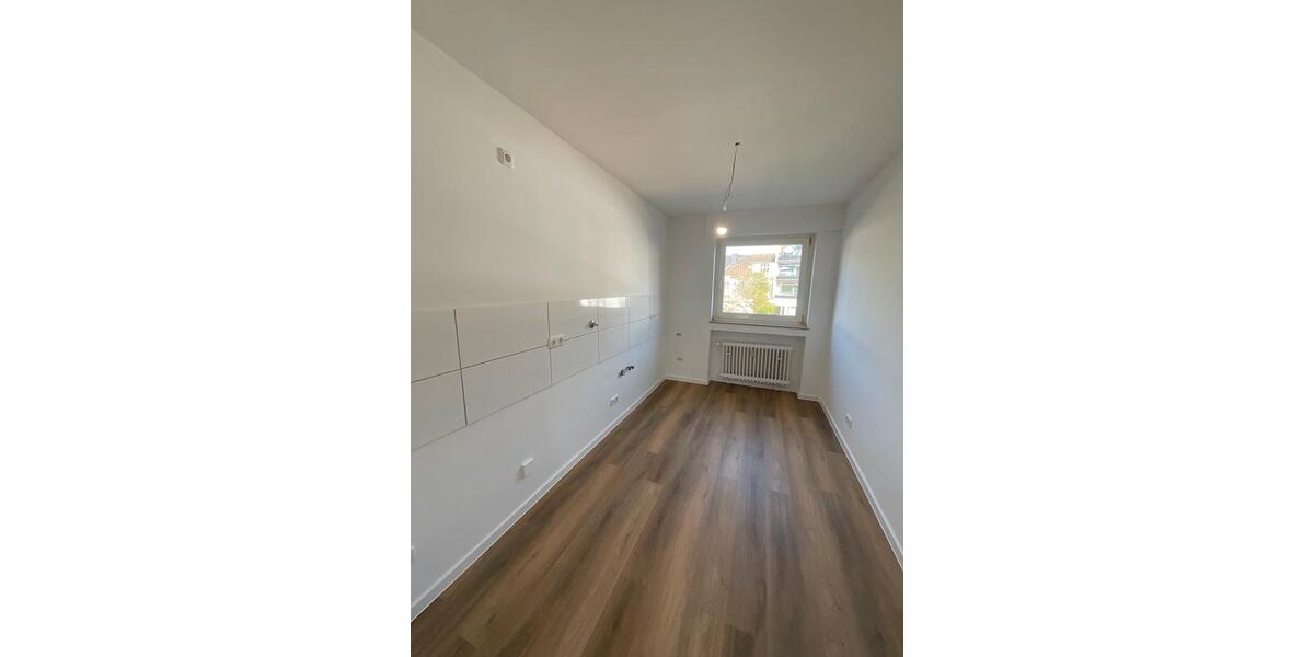 Etagenwohnung Neuss Augustinusviertel - 1 Zimmer, 77 m&sup2;, 889&euro; | Angebot:25854645