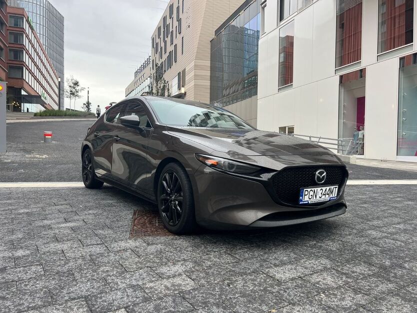 Mazda 3 89.700 km 20.850 € Hamburg 20146