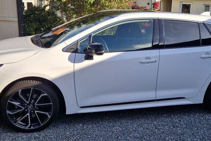 Toyota Corolla 26.000 km 33.800 &euro; Lübeck 23556