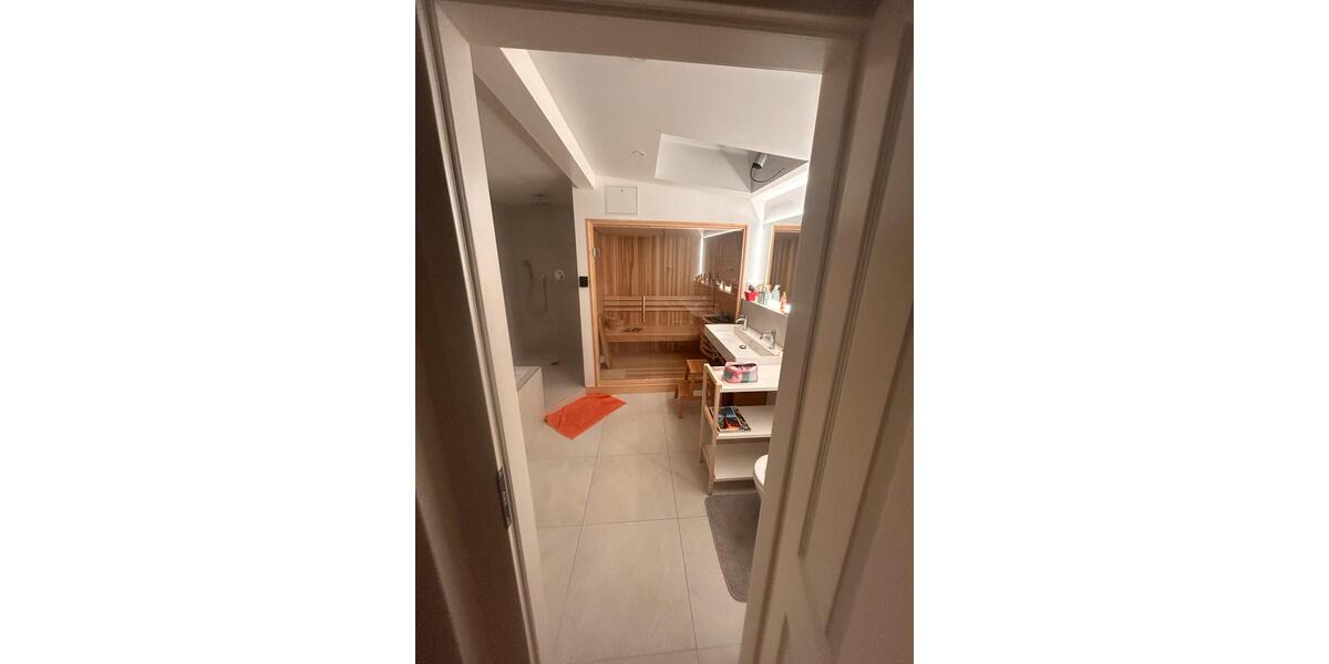 Dachgeschoßwohnung Stuttgart Bad Cannstatt - 5 Zimmer, 145 m&sup2;, 2.660&euro; | Angebot:26384372