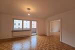 Großzügige 3 Zimmer Wohnung mit Balkon