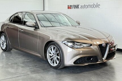 Alfa Romeo Giulia Super 2.2 D Cam PDC Xenon DAB 115.221 km 16.890 &euro; Lich 35423
