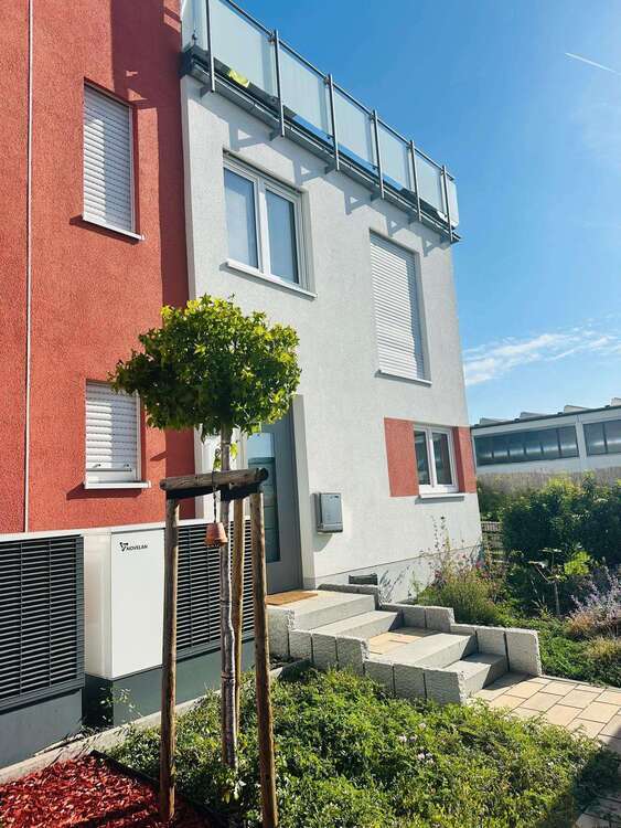 Haus zum Mieten in Neustadt 1.550 € 162 m²