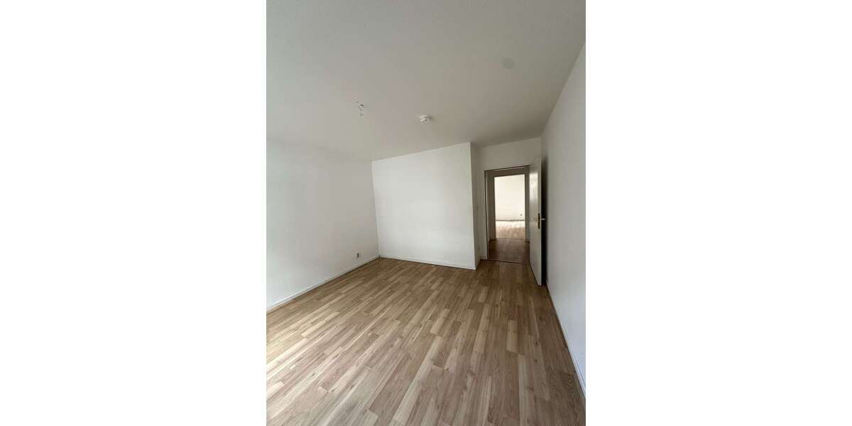 ++Erdgeschosswohnung mit 2 Balkone und Tiefgarage++ 3 zimmer