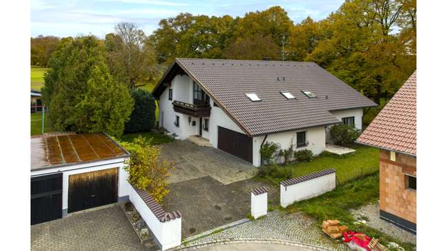 Einfamilienhaus Mindelheim / Nassenbeuren Nassenbeuren - 10 Zimmer, 377 m&sup2;, 769.000&euro; | Angebot:25440033