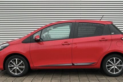 Toyota Yaris 64.847 km 11.950 &euro; Stade 21684