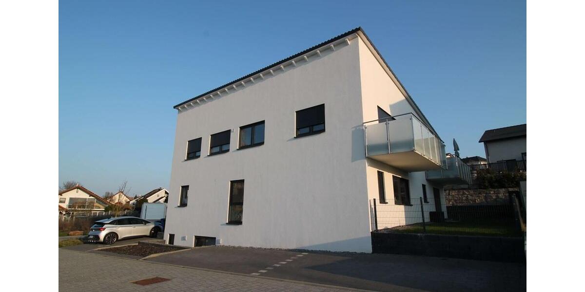 Dachgeschoßwohnung Pfaffenhofen - 3.5 Zimmer, 79 m&sup2;, 980&euro; | Angebot:26636060