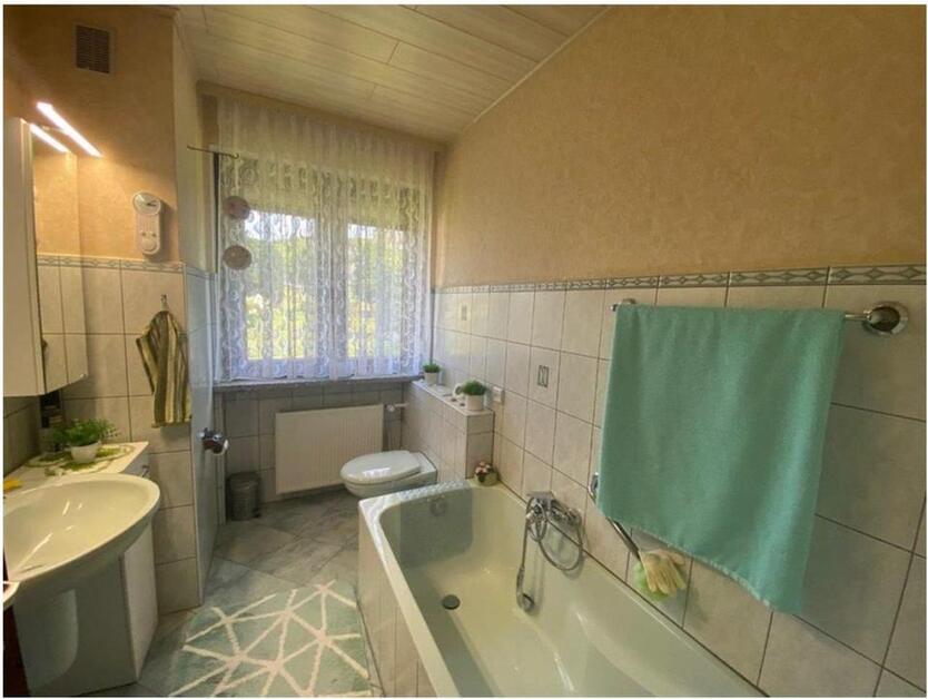 Ruhige, Charmantes Einfamilienhaus zu vermieten in Nörten zimmer