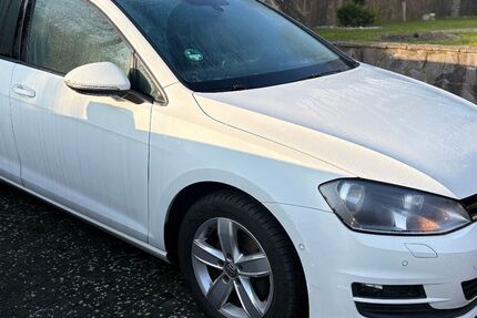 VW Golf 211.000 km 4.880 &euro; Knetzgau 97478