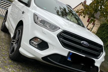 Ford Kuga 86.000 km 13.500 &euro; Braunfels 35619