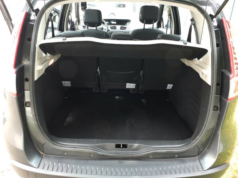 Renault Scenic TOM TOM EDITION 1.HAND KLIMA NAVI 71.039 km 7.408 € Köln 50858