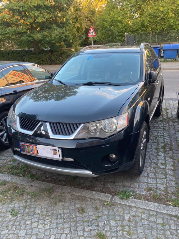 Mitsubishi Outlander 232.300 km 5.450 € Berlin 13359