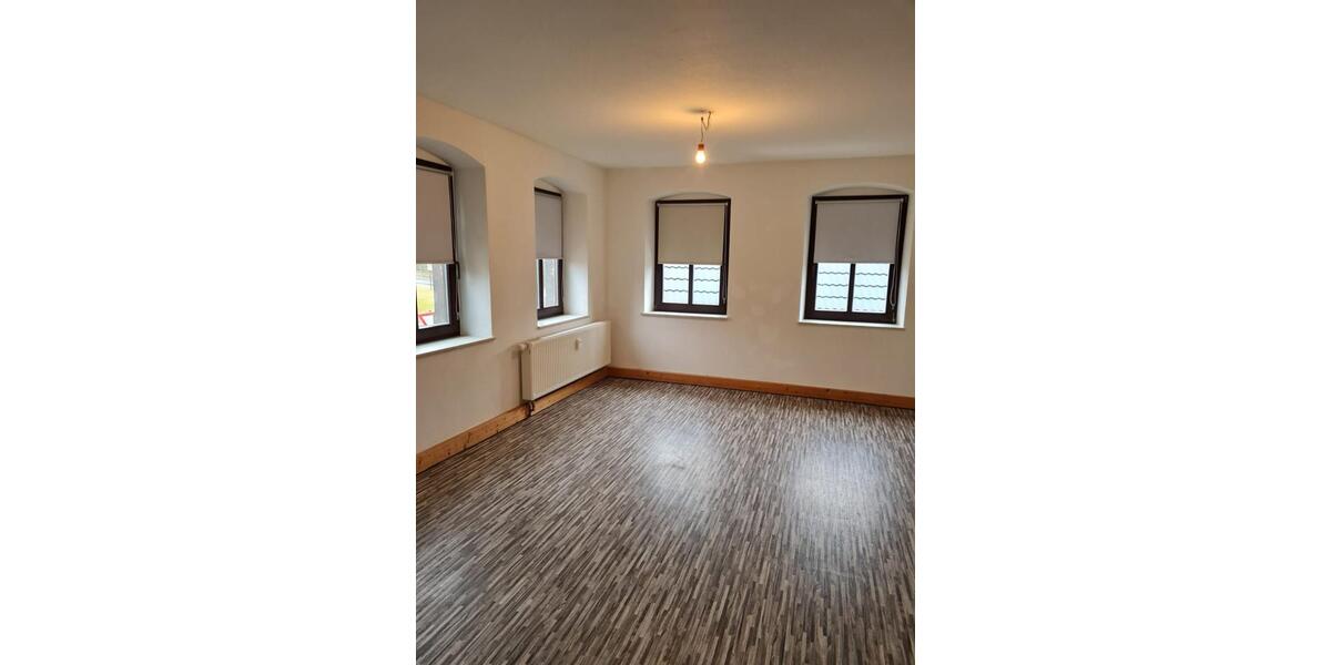 Etagenwohnung Löbau - 3 Zimmer, 75 m&sup2;, 400&euro; | Angebot:26720101