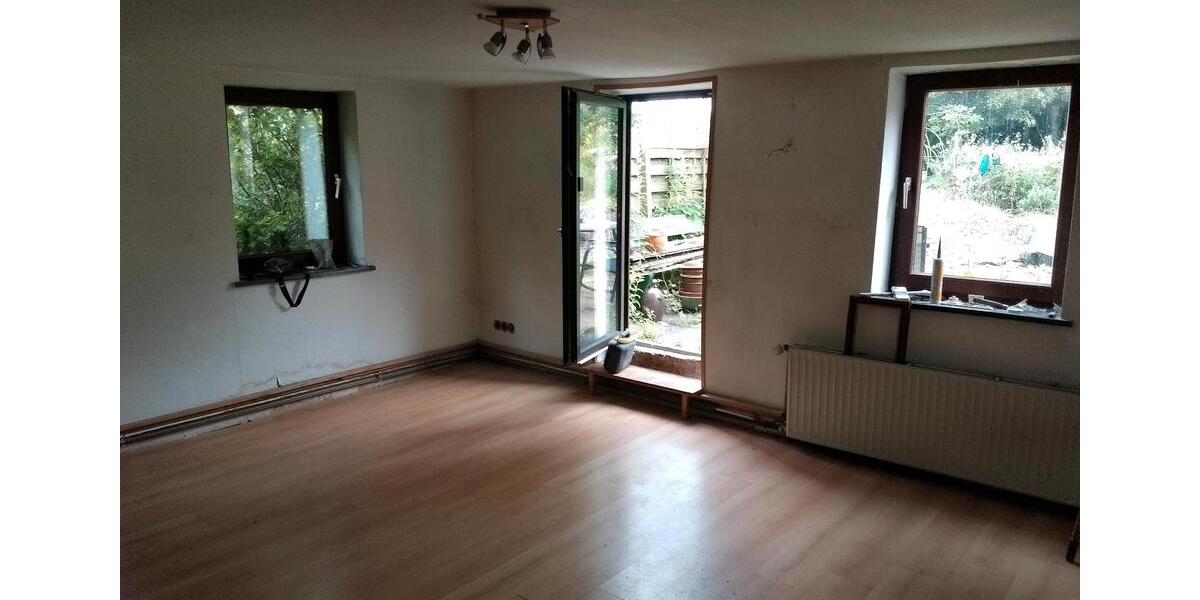 Einfamilienhaus Emmerthal - 8 Zimmer, 140 m&sup2;, 90.000&euro; | Angebot:27085822
