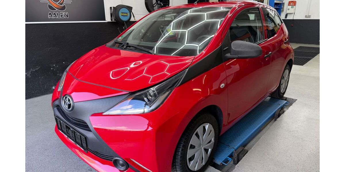 Toyota Aygo (X) 25.000 km 7.790 &euro; Aalen 73431