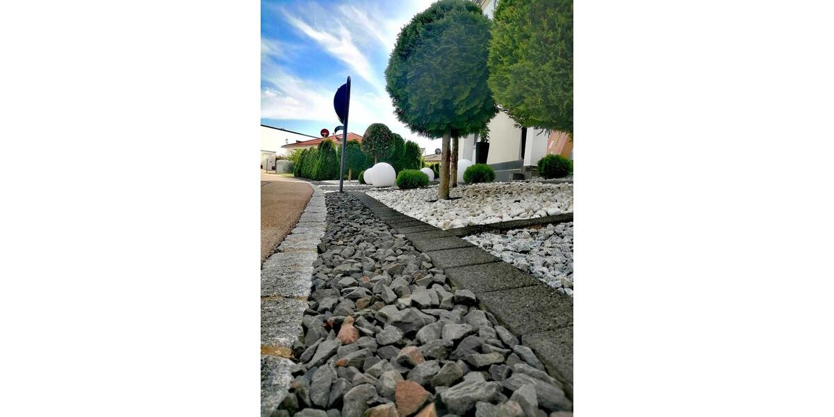 Modernes Wohnen mit Stil & Komfort: Stadtvilla mit Sauna & Garten 7.5 zimmer