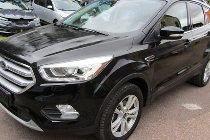 Ford Kuga 66.688 km 9.990 &euro; Halle 06130