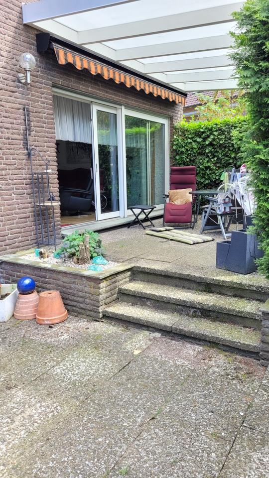Zweifamilienhaus in Selm 183 qm OG vermietet EG frei 889 qm insg.