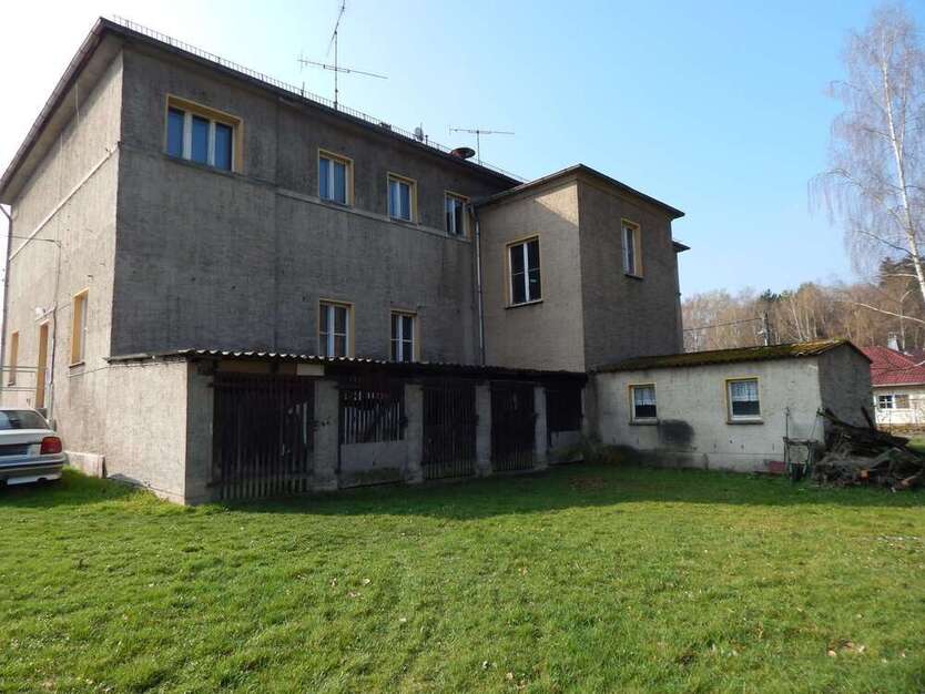 Haus zum Kaufen in Schkeuditz 222.000 € 320 m²