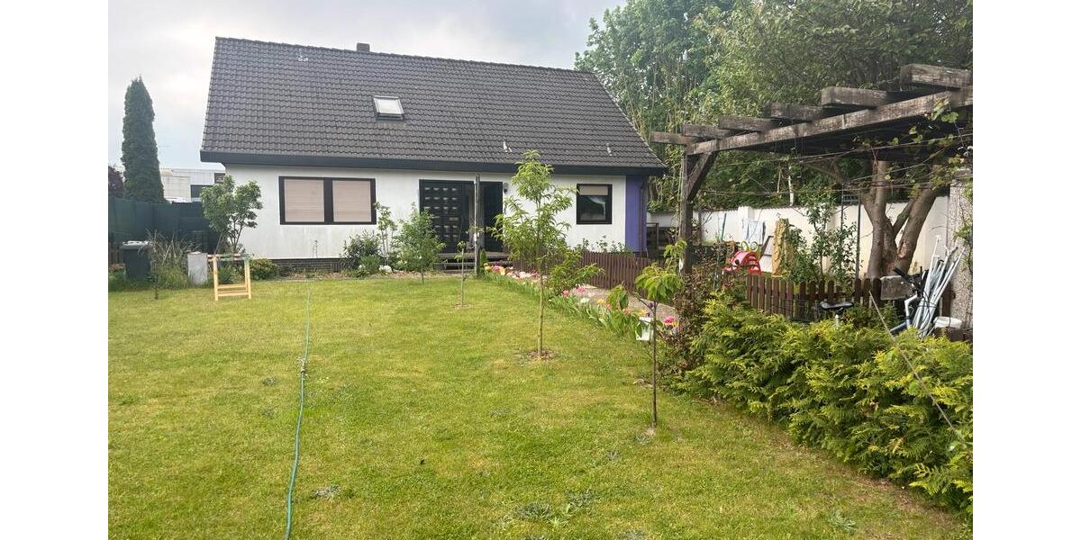 Erdgeschoßwohnung Burgdorf - 4 Zimmer, 105 m&sup2;, 1.300&euro; | Angebot:25539292