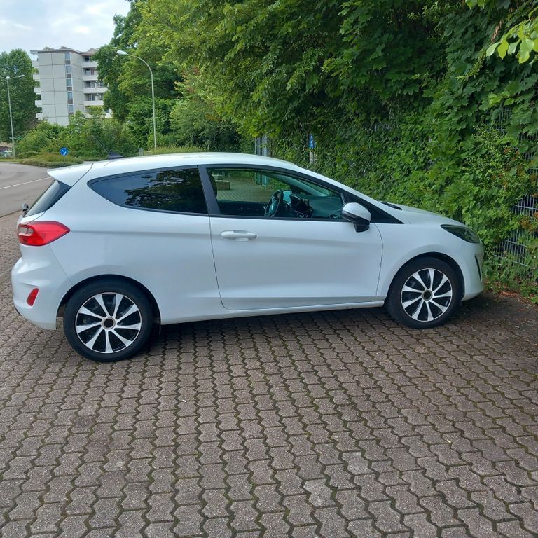 Ford Fiesta 32.900 km 11.800 € Merzig 66663