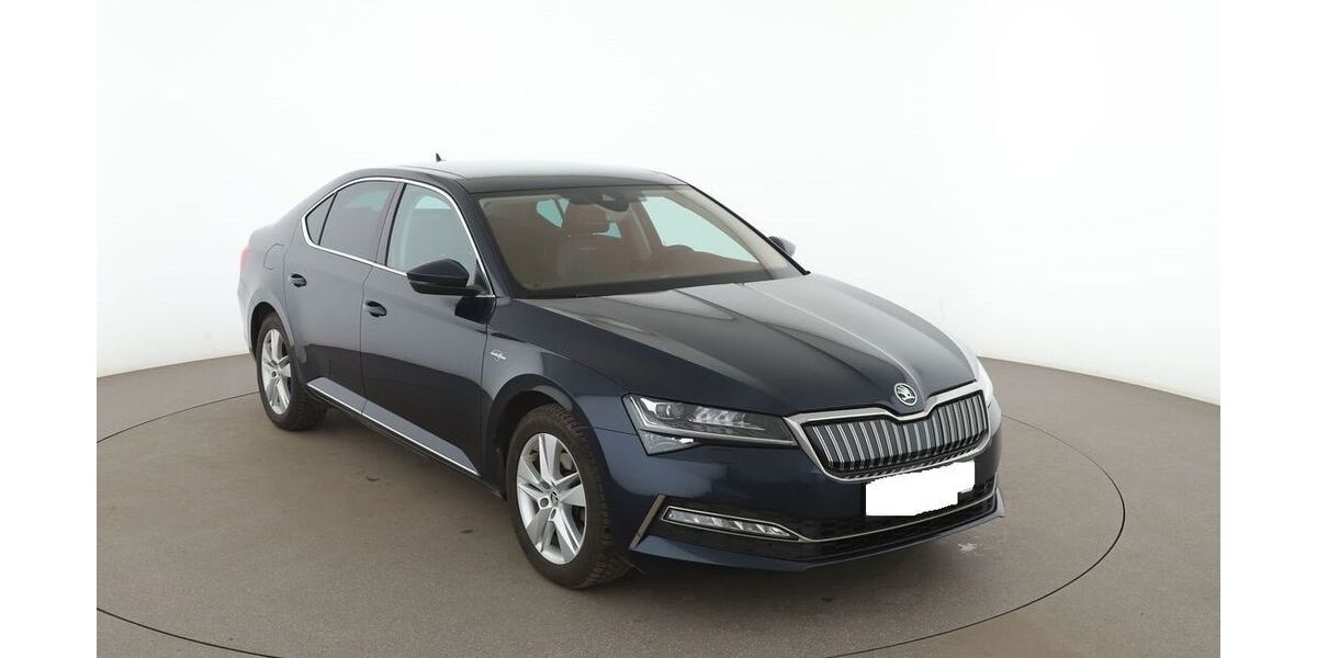 Skoda Superb 92.300 km 22.517 &euro; Stuttgart 70435