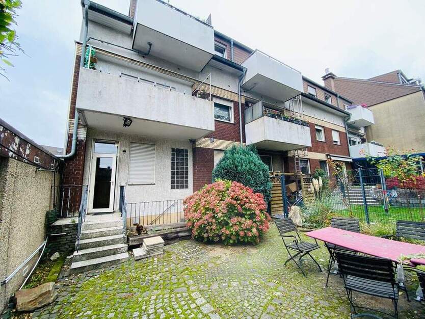 Vielseitige Gewerbefläche mit PKW-Stellplätzen 3 zimmer