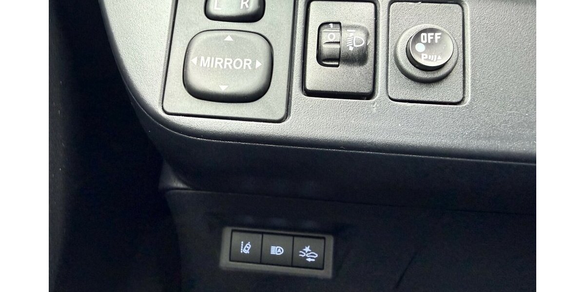 Toyota Yaris 1.5 Hybrid Y20 Club/11.000km!!! 11.010 km 13.990 &euro; Frankfurt 60386