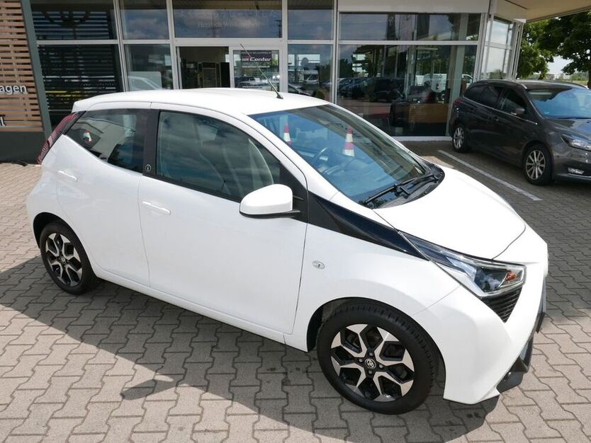 Aygo (X)