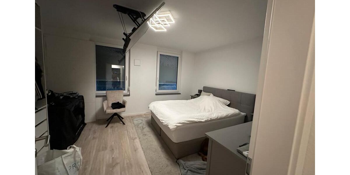 Etagenwohnung Schenefeld - 5 Zimmer, 150 m&sup2;, 2.250&euro; | Angebot:25590013